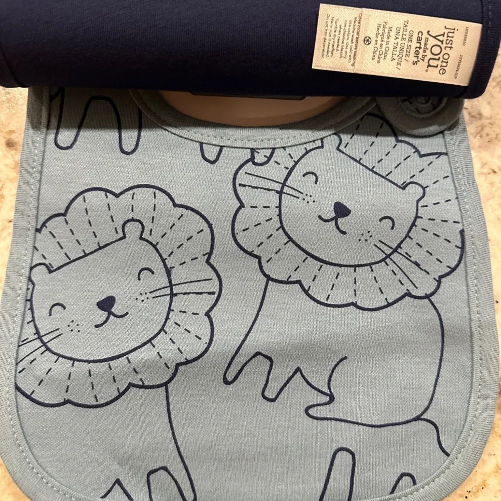 *BRAND NEW WITH TAGS* Carter's Big Cat Themed 3-Pack Teething Bibs